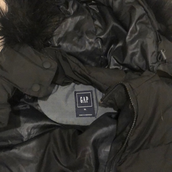 Black puffer coat - Picture 3 of 4